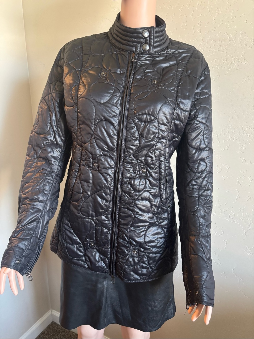 Women's Black Quilted Stand-Collar Puffer Jacket